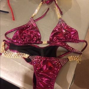 ⭐️Competition Bikini - small/34-B. Worn once ⭐️